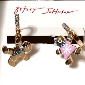 Betsey Johnson Pastel & Gold  Gingerbread Couple Dangle Earrings New In Gift Box